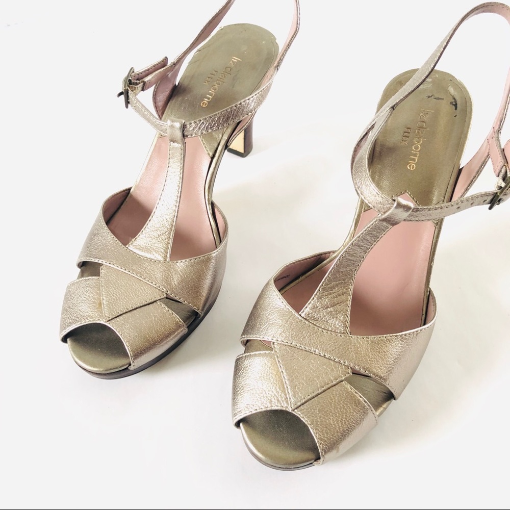 1 for $15 or 2/$20 SHOE SALE! Liz Claiborne Flex Silver T-strap Heels - Womens 9